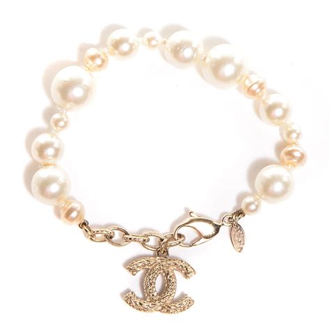 bracelet chanel perle|bracelet Chanel vide dressing.